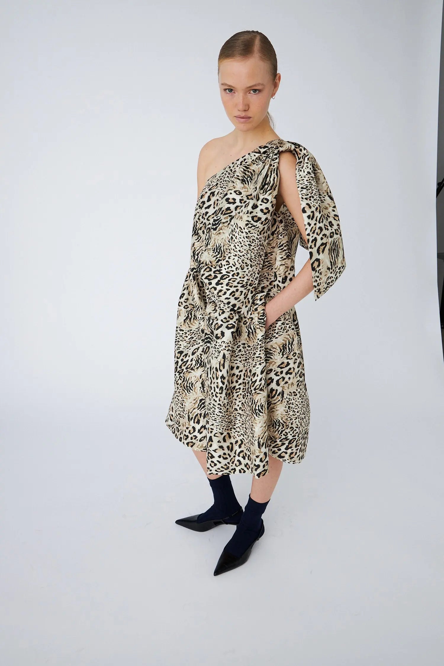 Stella Nova Crisp One-Shoulder Midi Dress with Bow Dress 081 Leopard