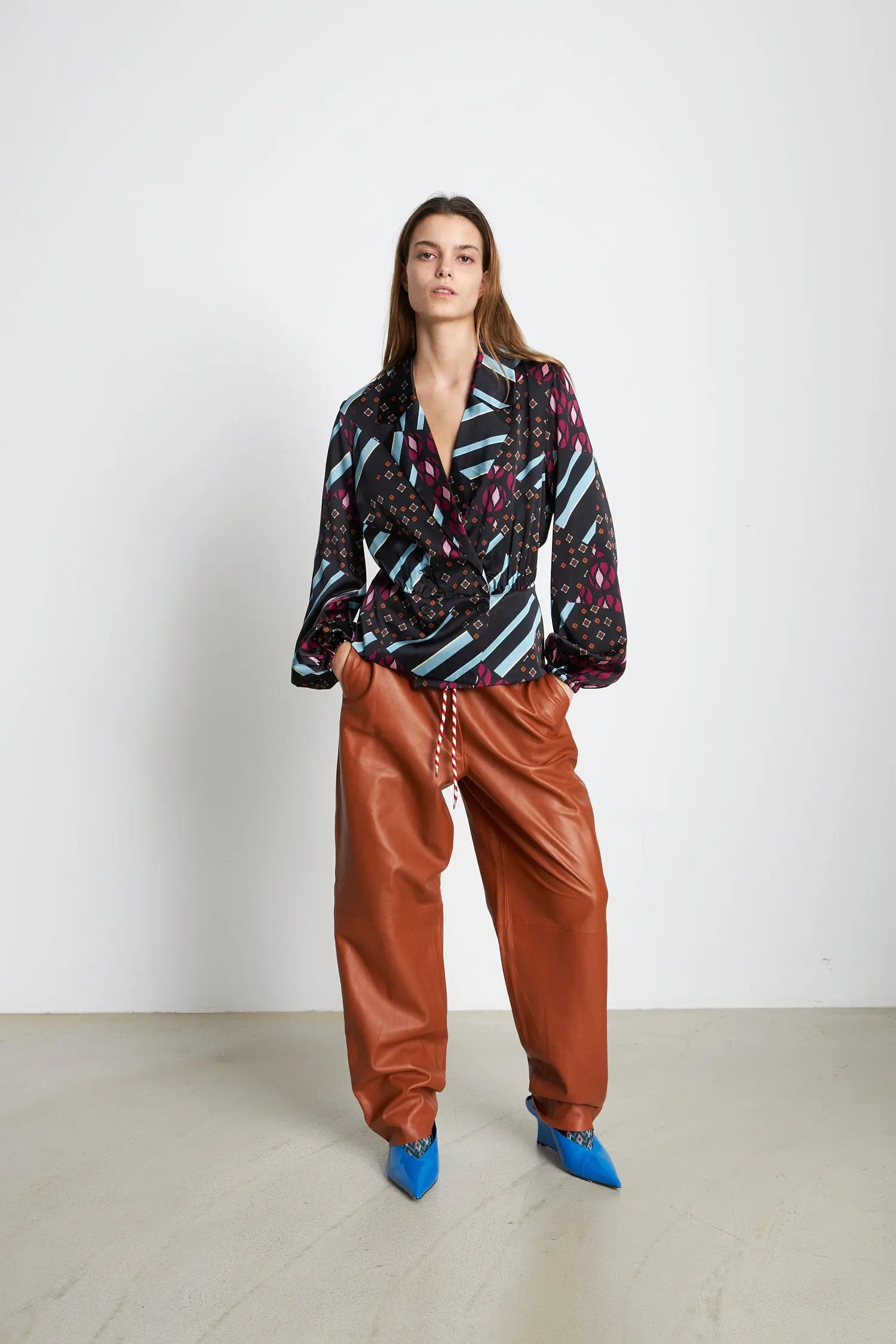 Stella Nova Double-breasted silk blouse Blouse 607 Tie Combination