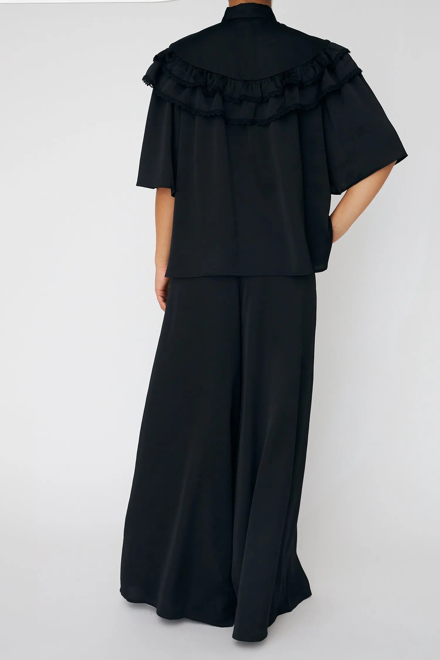 Stella Nova Loose Blouse with Frills Blouse 999 Black