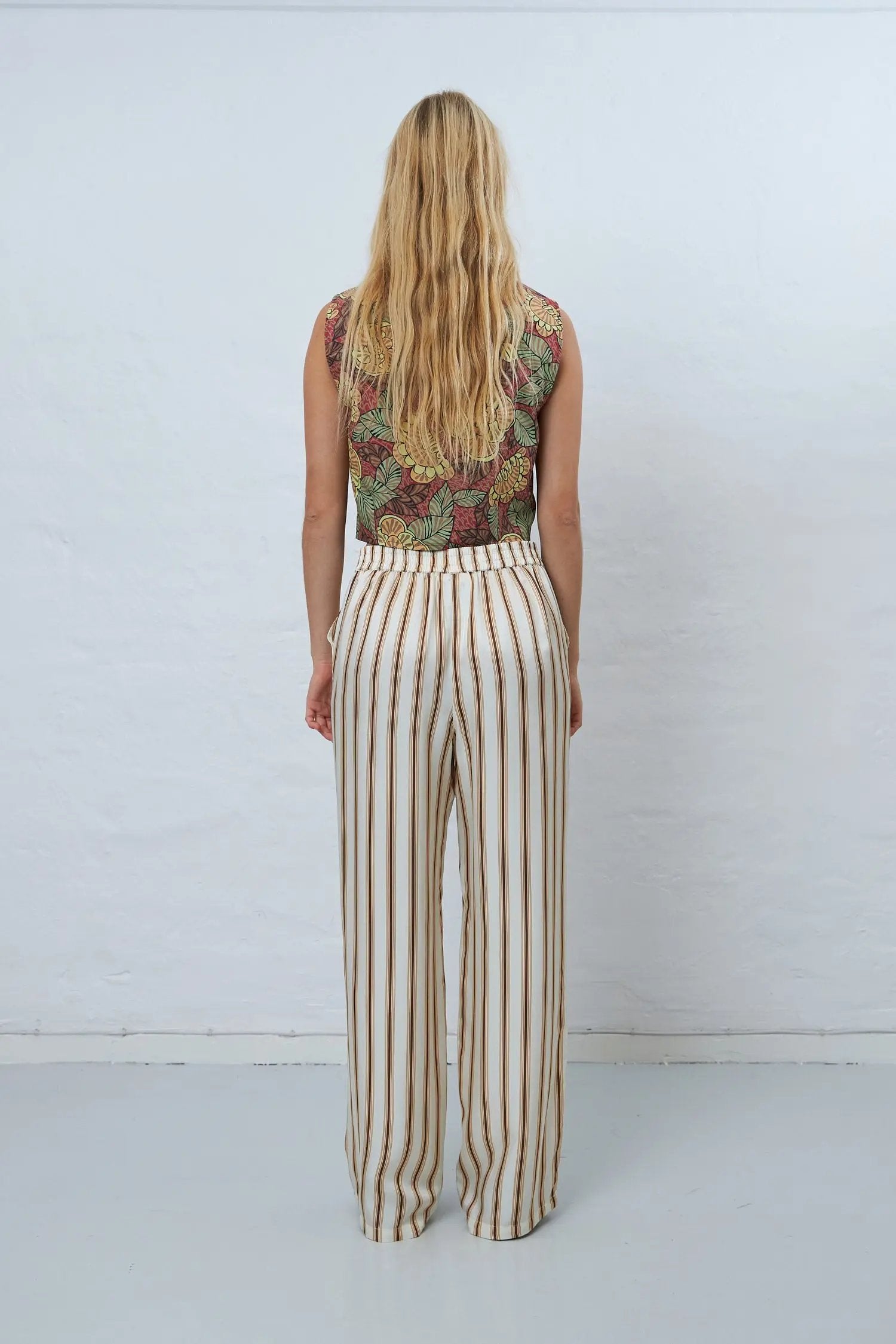 Stella Nova Straight leg pant with elastic waist Pants 021 Sand Stripe