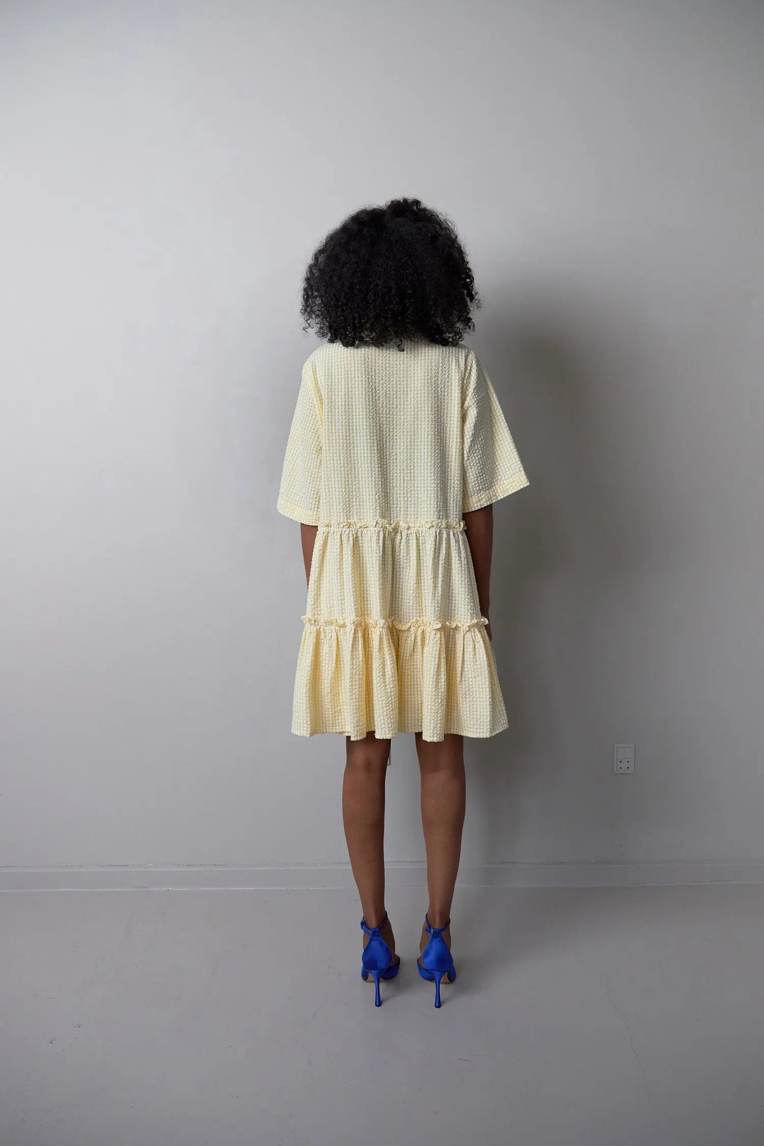 Stella Nova Halia Lue Kjole Dress 106 Creme/Yellow