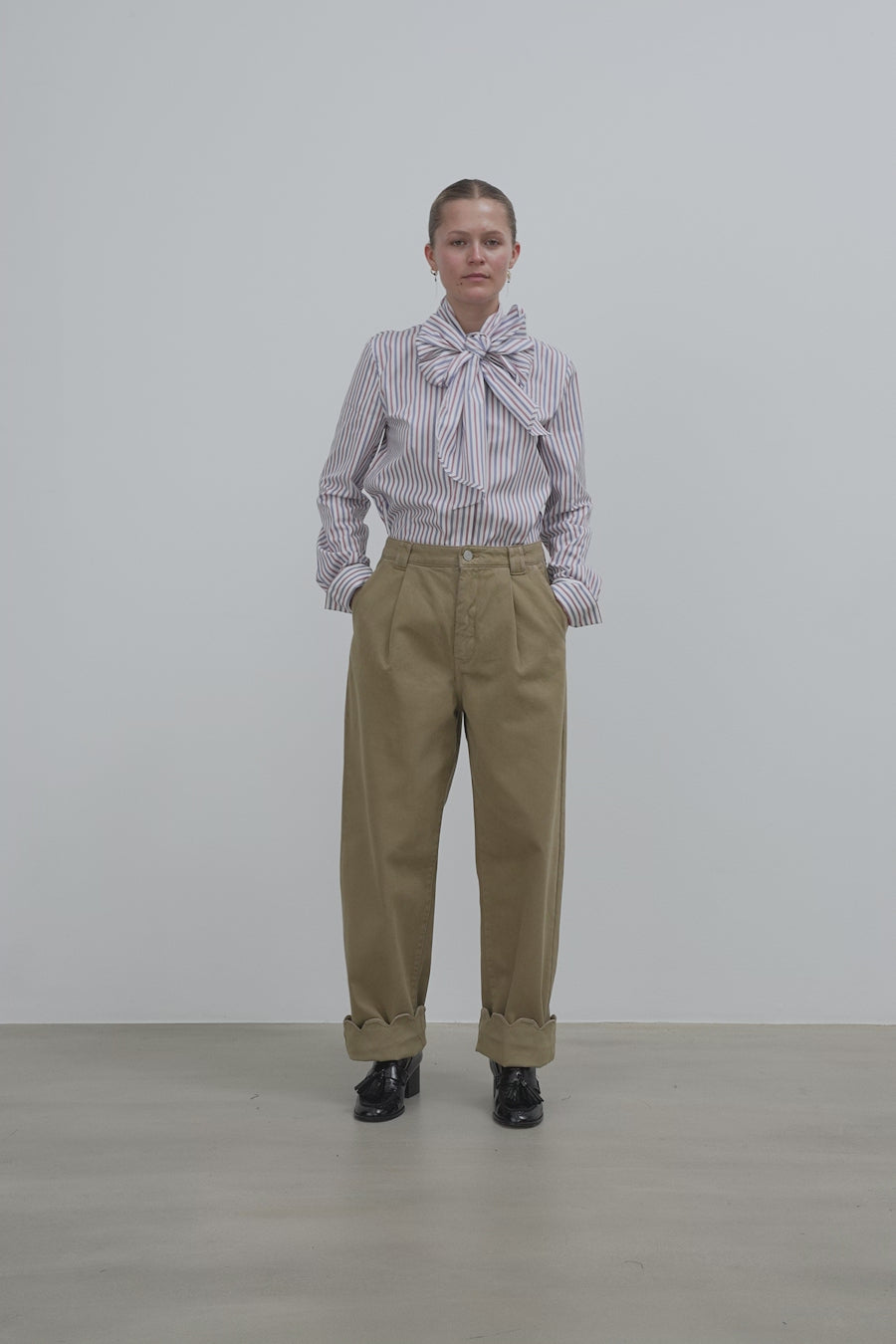 Stella Nova Low-Waist Cotton Pants with Scallop Edge Pants 055 Dark Sand