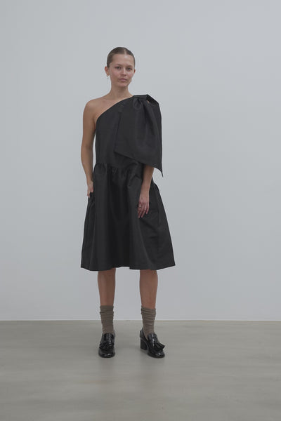 Stella Nova Crisp One-Shoulder Midi Dress with Bow Dress 999 Black